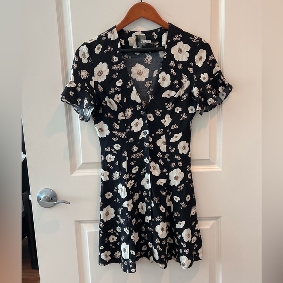 Reformation Dolce Dress in Alpine size 2 - Picture 1 of 15